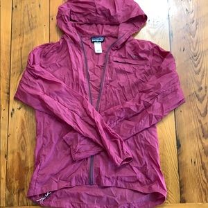 Patagonia women’s small packable light jacket